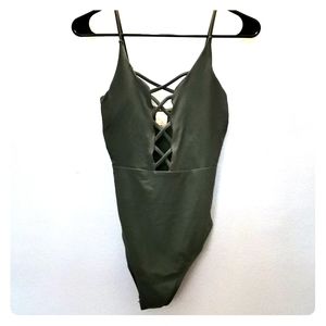 Green bathing suit 👙